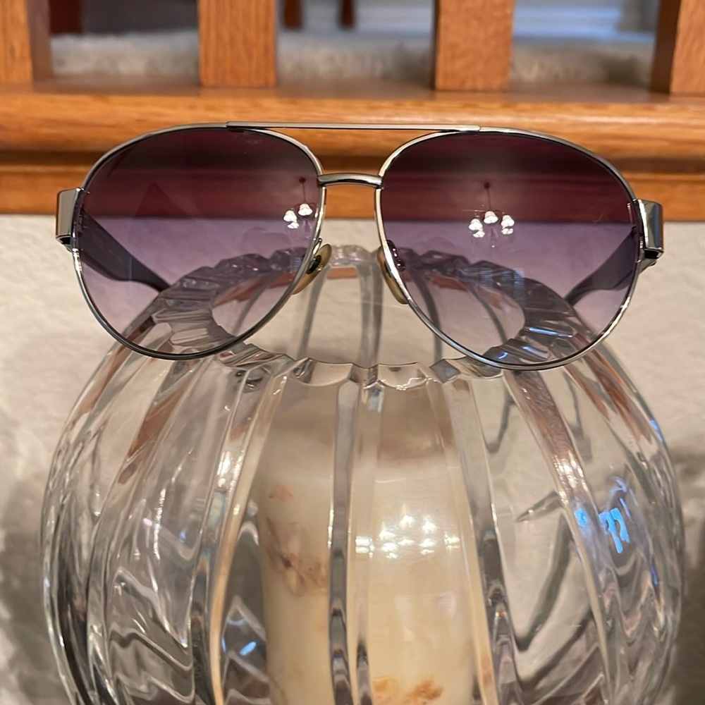 MICHAEL KORS SILVER AND BLACK SUNGLASS .